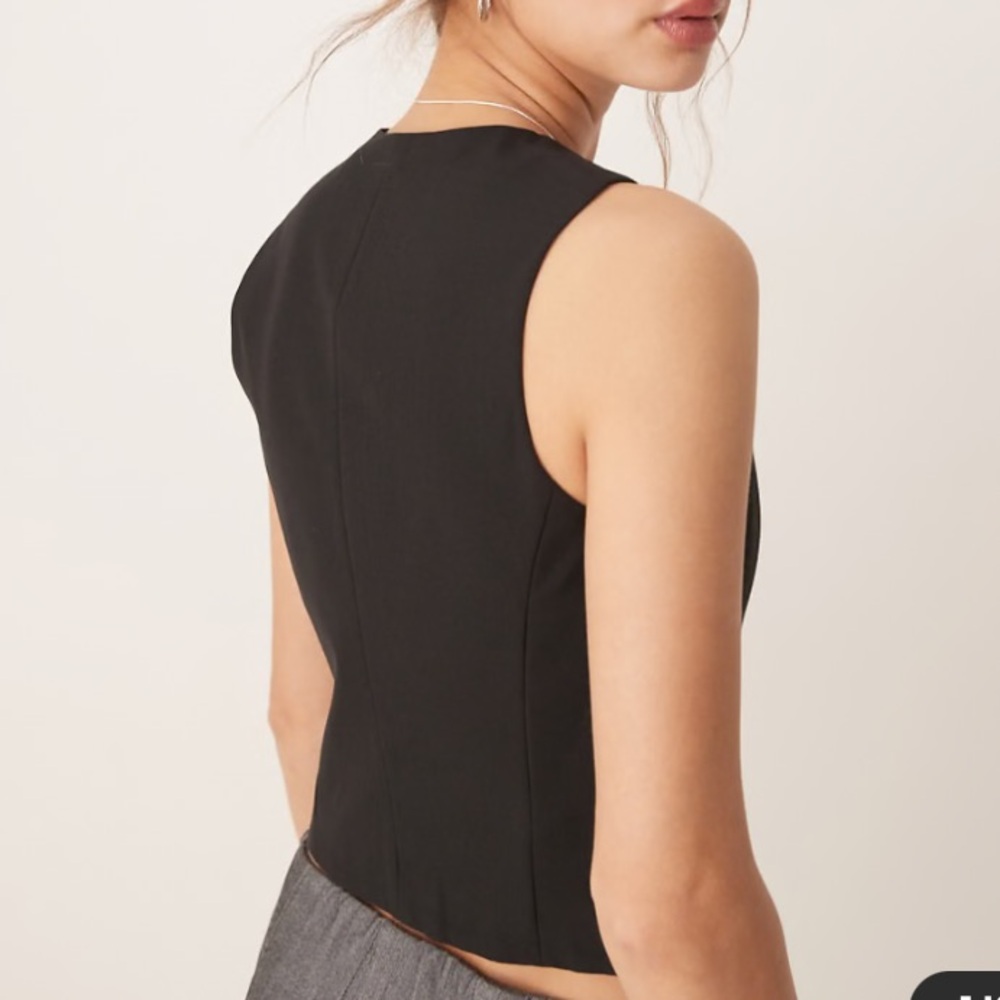 Vest top - Picture 2 of 8